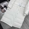 Femme Down Parkas Designer Automne / Hiver veste haut de gamme pour femme nouvelle capuche longue avec un design de couleur contrastée à l'intérieur et à l'extérieur ULY4