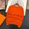 女性のセーターユニセックスセーターウールゆるい手紙ファッションスウェットシャツニット長袖のアウトウェアウォームトップマンセーターオレンジl230915