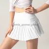 Ensembles actifs Tenues de yoga pour femmes Robes d'exercice taille haute Vêtements de fitness Shorts Pantalons de pom-pom girls Pantalons élastiques de course pour filles Vêtements de sport Prévenir la garde-robe Culott