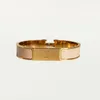 Pulseira carta carta jóias pulseira de aço inoxidável fivela de ouro designer pulseira moda jóias homens e mulheres pulseiras com saco de veludo