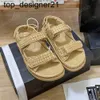 Tasarımcı Ayakkabı Yeni 23SS Kadın Sandalet Slingback Platform Dad Sandal Ayakkabı Deri Buzağı Kapiteli Slaytlar Yaz Lüks Sandles Kadın Plaj Kayışı Terlik