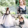 Ultimi abiti da sposa vintage in bianco e nero 2019 stile country occidentale scollo a V backless illusione maniche lunghe abito da sposa gotico276H