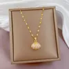 Charms koreanska modeskal pärlhalsband för kvinnor rostfritt stål kreativt koppar mikro inlagd marin bankett bröllop smycken gåva 230915