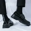 Klasik Siyah Loafers Erkekler PU Deri Ayakkabı Kalın Tabelalar ve Yüksek Yükseklik Günlük İş Elbise Ayakkabıları