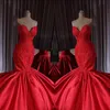 Abiti da sposa a sirena con perline rosse di lusso Dubai 2020 Abiti da sposa a tromba in cristallo di pizzo Treno reale Sweetheart Robe De Mariee2956