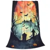 2023 Designer nouvelle couverture en flanelle Halloween Pumpkin Bat Castle série personnalisée canapé-lit intérieur couverture chaude et confortable pour les cadeaux de fête de vacances