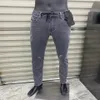 Мужские дизайнерские джинсы High Street Размер 29-40 Возрождение рока Стираные винтажные брюки Классические персонализированные байкерские эластичные De2952
