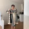 Koreansk mode kvinnors höstvinter V-hals Houndstooth Plaid Grid Sticked tröja Cardigan och Midi Long Tank Dress 2 PCS SE230U