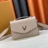 Väskor Luxury Designer Women's Oxford Lockme Chain Twist Lock Soft Grain Leather Handväska Borttagbar rem axel crossbody väska