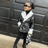 Jacken Mode Baby Mädchen Jungen PU Lederjacke Fleece Kragen Winter Frühling Herbst Kind Ledermantel Taille Gürtel Outwear Kind Kleidung 47Y 230915