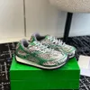 Silver lyx varumärke plattform snörning mesh sneakers trend casual löpskor man kvinnor tennisskor designer skor grön svart brun