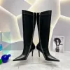 Bottes décoratives au genou pour femmes Bout pointu Talons aiguilles Botte en cuir de veau Semelle en cuir pour femmes Designer de luxe Mode Soirée Chaussures de soirée Chaussures d'usine Taille 35-41