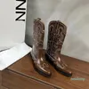 Designer stövlar kvinnor skor broderade västra stövlar ko läder stövel spetsiga cowboy booties western röd låg axel tossor ankel