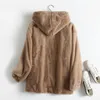 Pelliccia da donna in pelliccia sintetica Giacca in peluche con cappuccio Donna Inverno Sciolto Spesso Abbigliamento da donna Manica lunga Eco Pelliccia artificiale marrone Cappotto esterno di grandi dimensioni 230915