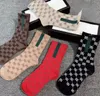 Chaussettes designer Hommes et femmes Chaussettes hommes chaussettes Cinq marques de S Sports Sock Winter Net Letter Knit Sock Coton avec des boîtes en coton