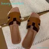 Women Sandal 100 ٪ Leather Leather Women Women Shoes Slippers Slippers Loafer Slippers Beach Slippers Classic Flat Cheel Summer Lazy Bath Ladies Sandals حجم كبير 35-42