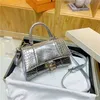 50% korting op uitverkoop Mode dames lente nieuwe handtas minibags mode lakleer schouder steen graan messenger bag model 542