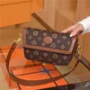 Barato 80% de descuento para mujeres 2023 Nuevo Popular Personalizado Pequeño Cuadrado Versátil Un hombro Crossbody Bolso de moda código 145 0XML