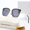 新しいファッショントップルックデザイナーの男性と女性UV保護クラシックトリオンフサングラストリウムファルアーチゴールド汎用性のあるインシクトクメガネ楕円日サンスクリーン