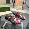 Designer Sandaler Kvinnor Mules Metal Buckle Slide Bloom Slipper Printing Leather Sandals Gummi Mule Stängd tå Slides Luxury Platform Shoe