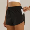 Aktiva shorts 23 färger NWT Kvinnor 2,5 tum Löst sido -blixtlåsficka Linning Gymträning Running Drawcord Outdoor Short