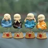 4 datorer Ställ in bilprydnader harts harts Bobbleheads Dolls Figur Monks Maitreya Buddha Figur Present Desk Auto Pendant Decor Car Styling11658