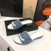 Märke tofflor dupe aaaaa lyxdesigner sandaler kvinnor glida sommar plattskor mode strand kvinnor toffel bokstäver dra 35-41 Dayremit