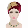 Etniska kläder lyxiga Rhinestone Velvet Turban Scarf Women Headscarf Bonnet Islamiska huvud halsdukar afrikanska höstvinter kvinnliga wraps mössor