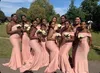 2023 Afrykańskie sukienki druhny w dużych rozmiarach syrena długość podłogi elastyczne satynowe czarne kobiety eleganckie czarne długie goście przyjęcia weselne sukienki