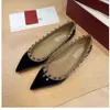 Valentine Shoe Designer Shoes Flat Heel Pointed Shoe Womens Flat Sole Plat Heel Shoes Shallow Soft Sole Womens Shoes Rivet Shoes Heel Llrjl