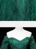Темно-зеленые платья для выпускного вечера Элегантные бальные платья с открытыми плечами и длинными рукавами, украшенные бисером вдоль декольте Вечерние платья