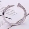 Nuovo braccialetti di gioielli da 18k uniSe Braccialetti da 18k unisex a filo oro largo per donne femmini