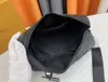 M21543 City Keepall Football präglad i svart kuddpåse Aerogram läderdesigner Mens Hearts Handbag Vintage Handle Bags Cylinder Meddelandepaket M21437