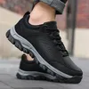 Zapatos de vestir para correr, zapatos de tablero grande para hombres, zapatos deportivos impermeables de cuero para otoño/invierno, zapatos informales para exteriores para mediana y tercera edad 230915