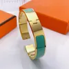 Manschettenarmband, Designer-Armbänder aus vergoldetem Gold, Luxusschmuck, Damenarmreif, Modeaccessoires, kein Verblassen, Buchstabenschnalle, Herrenarmband, orange, schwarz, grau, zb003