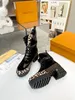 تسمان صندل أحذية الكستناء مصمم فرو من جلد الغنم للنساء للنساء أستراليا منصة ميني شريحة الثلج 0908