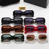 Bunte Retro-Geschenkbox mit transparentem Band und luxuriösem Design für Damensonnenbrillen in heller Tiefe