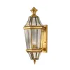 Lampada da parete per esterni europea Impermeabile antiruggine Retro apparecchi di illuminazione in rame Semplice Villa Cortile Balcone Corridoio Vetro E27 Montaggio a parete309z