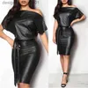 Grundläggande avslappnade klänningar Casual Dresses Black Asymmetrical Sexy Faux Leather Bodycon Dress Women Summer Long Sleeve Kne Length Pencil L230916