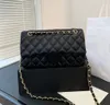 Bolso de hombro cuadrado con diamantes y letras clásicas Cartera de cuero genuino de lujo negro con bolso de cadena Titular de la tarjeta de crédito Bolso con solapa de cadenas de cuero