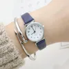 Armbanduhren Einfache kleine Band Zifferblatt Damenuhr Grundschüler Gürtel Quarz Digital
