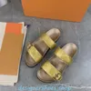 Bom Dia Flat Mule Slides Sandálias Clássico Designer Chinelos Moda Luxo Unissex Verão Lona Sandálias de Praia Fivela Sola Grossa Homens Mulheres Deslizante