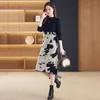 Black and White Contrast Color Sweaters Dress Autumn Winter Lady Soft Warm Slim Vacation Party Knitted jumper Dresses 2023 Women Designer O-Neck Elegant Midi Frocks