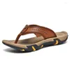 Slippare Summer Men's Flip-Flops äkta läder Män bekväma strandsandaler Casual skor utomhus antiskid