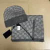 Conjunto de chapéu de luxo de moda de inverno masculino chapéu de designer e lenço terno feminino de malha Schal Beanie caxemira bordado capa de feijão cachecol designer designer