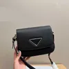 Klasyczne torby z klapami designerskie torby Crossbody Women Luxury torebki błyszczące skórzane pachę