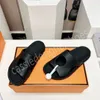 2023 New Lovers Beach Mules Square Peep Toe Flats 슬리퍼 여름 판매 간단한 편안한 브랜드 숙녀 슬리퍼 여성 신발