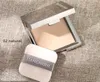 Petit correcteur de poudre d'argent et poudre de maquillage