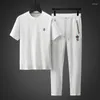 Herrspårar Summer High-End Luxury Fashion Suit snabbtorkande Casual Pants Ice Silk Kort ärm T-shirt Sport Tvådelar Set