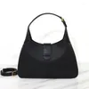 Вечерние сумки. Кожаная женская сумка 2023. Дизайнерская стильная сумка под мышками с буквенным декором.